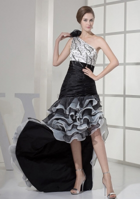 Elegant Wedding Dress Beading Ruched Court