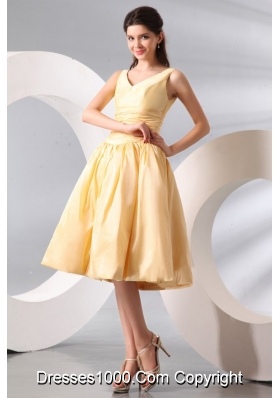 Light Yellow V-neck Knee-length Ruching Dresses for Prom Night