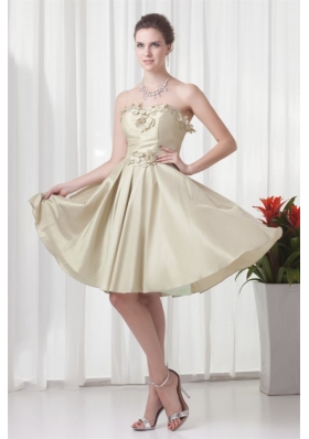 Lovely Prom Dresses in Knee-length with Hand Made Flowers