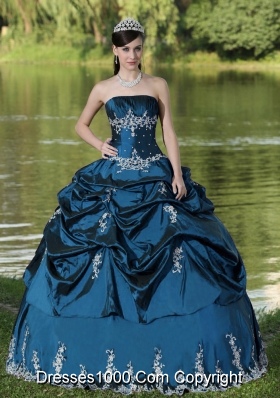 Custom Made Blue Quinceanera Dresses Party Wear With Satin Embroidery Decorate