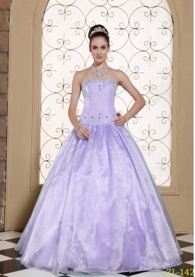 2014 Elegant Quinceanera Dresses Strapless Embroidery Bodice and Beading