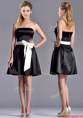 Romantic A Line Strapless White Be-ribboned Short Prom Dress in Black