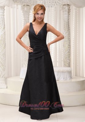 Inexpensive V-neck Black Bridesmaid Dress Designer