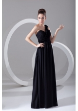 On Sale One-shoulder Black Chiffon Prom Dress with Empire Waist,Silhouette: Empire
Neckline: One Shouder
Waist: Natural
Hemline/Train: Floor-length 
Sleeve Length: Sleeveless
Embellishment: Flowers
Back Detail: Zipper-up
Fully Lined: Yes
Built-In Bra: Yes
Fabric: Chiffon
Shown Color: Black(Color & Style representation may vary by monitor.)
Occasion: Prom, Formal Evening, Celebrity, Graduation
Season: Spring, Summer, Fall, Winter