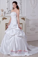 Embroidery Court Train Taffeta Wedding Gowns