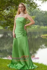 Brush Train Strapless Spring Green Bridesmaid Dress Ruch