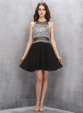 Free and Easy A-line Prom Dress Black Scoop Chiffon Sleeveless Knee Length Zipper