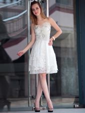 Glamorous Knee Length White Prom Dresses Organza Sleeveless Lace and Appliques