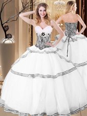 Ball Gowns Quinceanera Dresses White Sweetheart Organza Sleeveless Floor Length Lace Up