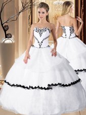 Trendy Sleeveless Lace Up Floor Length Beading and Embroidery Quince Ball Gowns